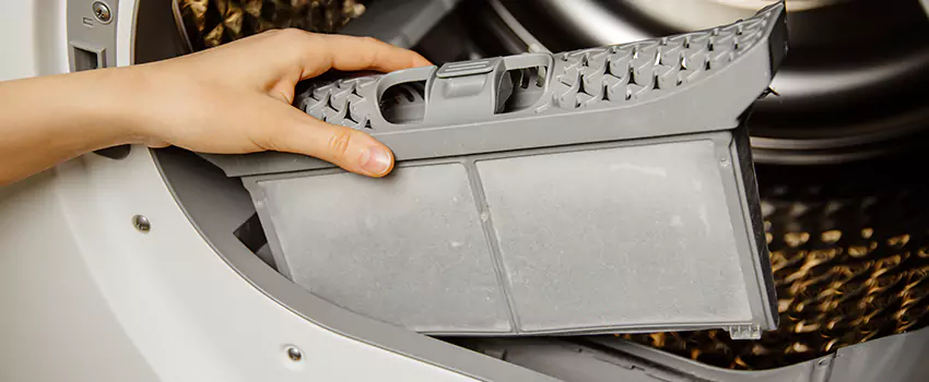 Signs Of A Clogged Dryer Lint Trap in Buenaventura Lakes, Florida